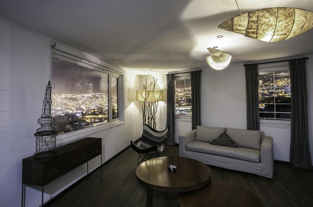 Casa Galos Hotel & Lofts บัลปาราอีโซ ภายนอก รูปภาพ